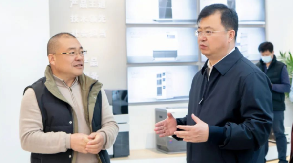 青島市嶗山區(qū)區(qū)長楊克敏帶隊工信局、統計局領導到訪盛瀚調研指導